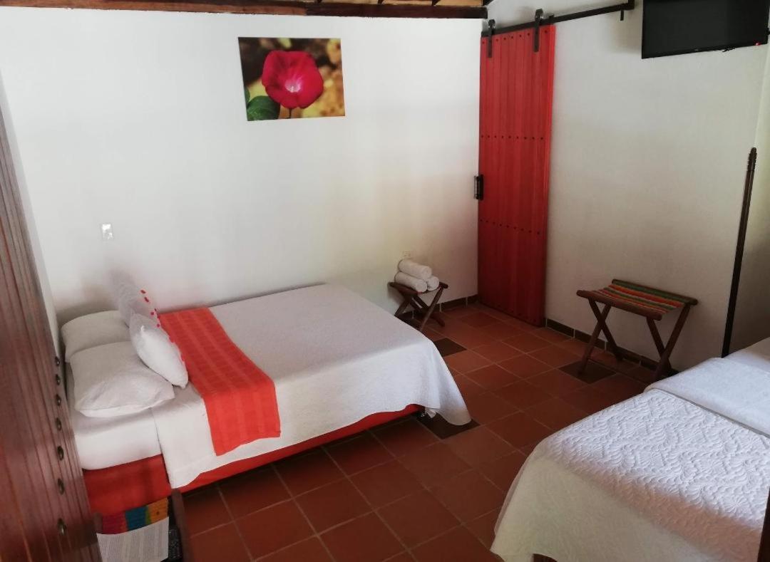 Casa Rayma Hotell Contratacion Exteriör bild