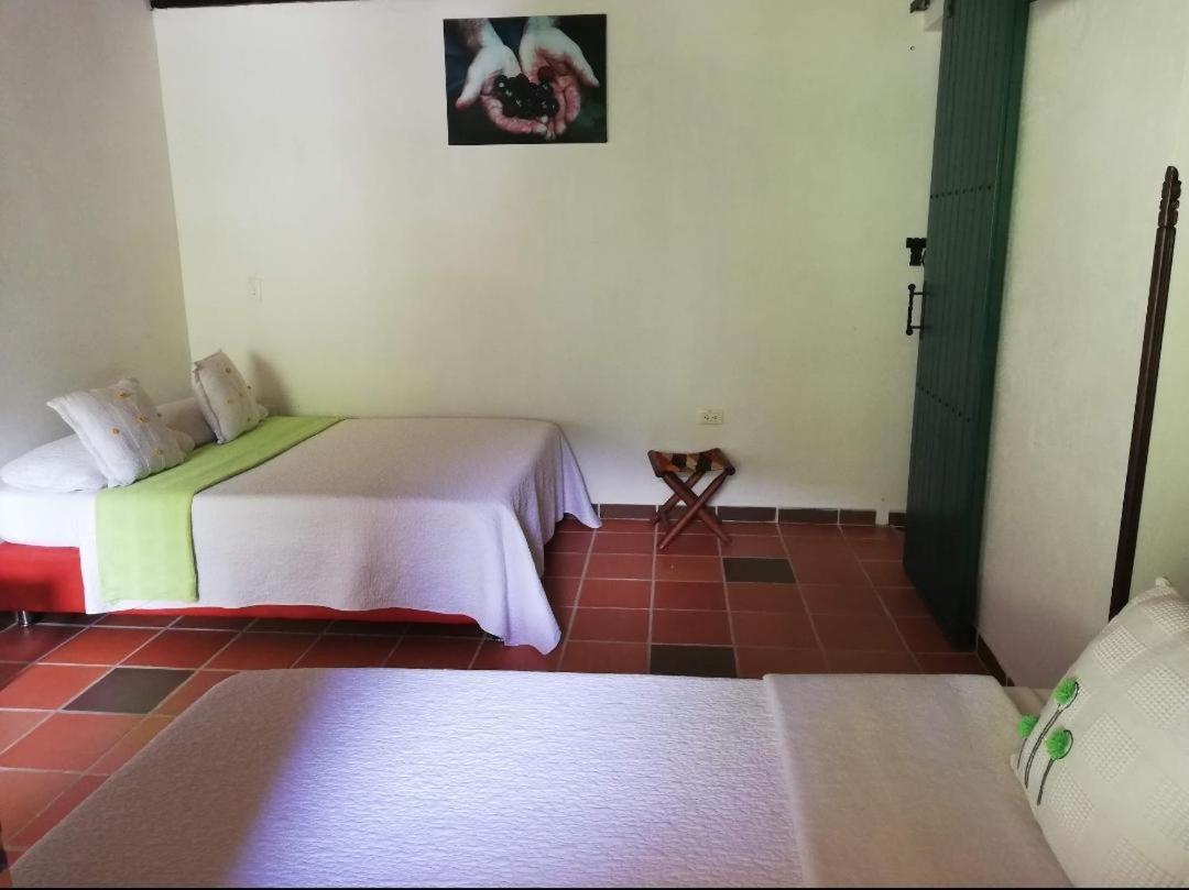 Casa Rayma Hotell Contratacion Exteriör bild
