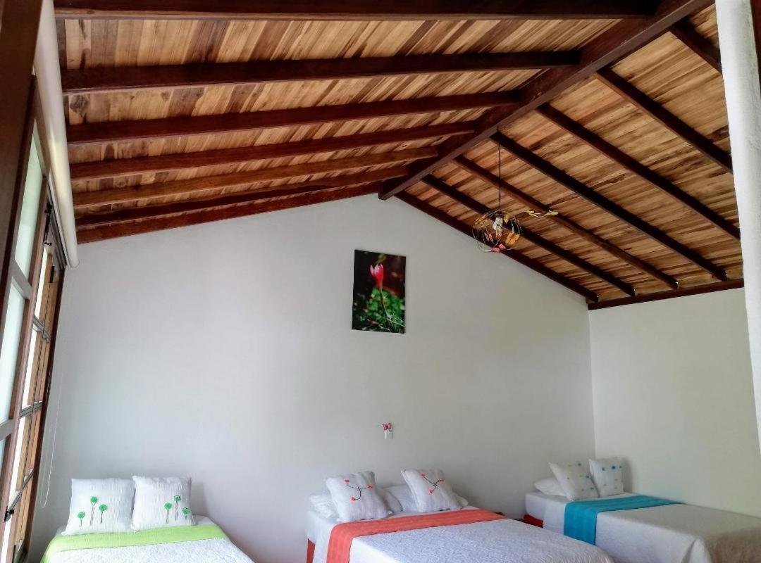 Casa Rayma Hotell Contratacion Exteriör bild