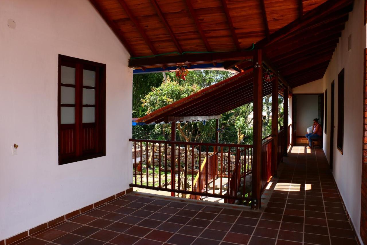 Casa Rayma Hotell Contratacion Exteriör bild
