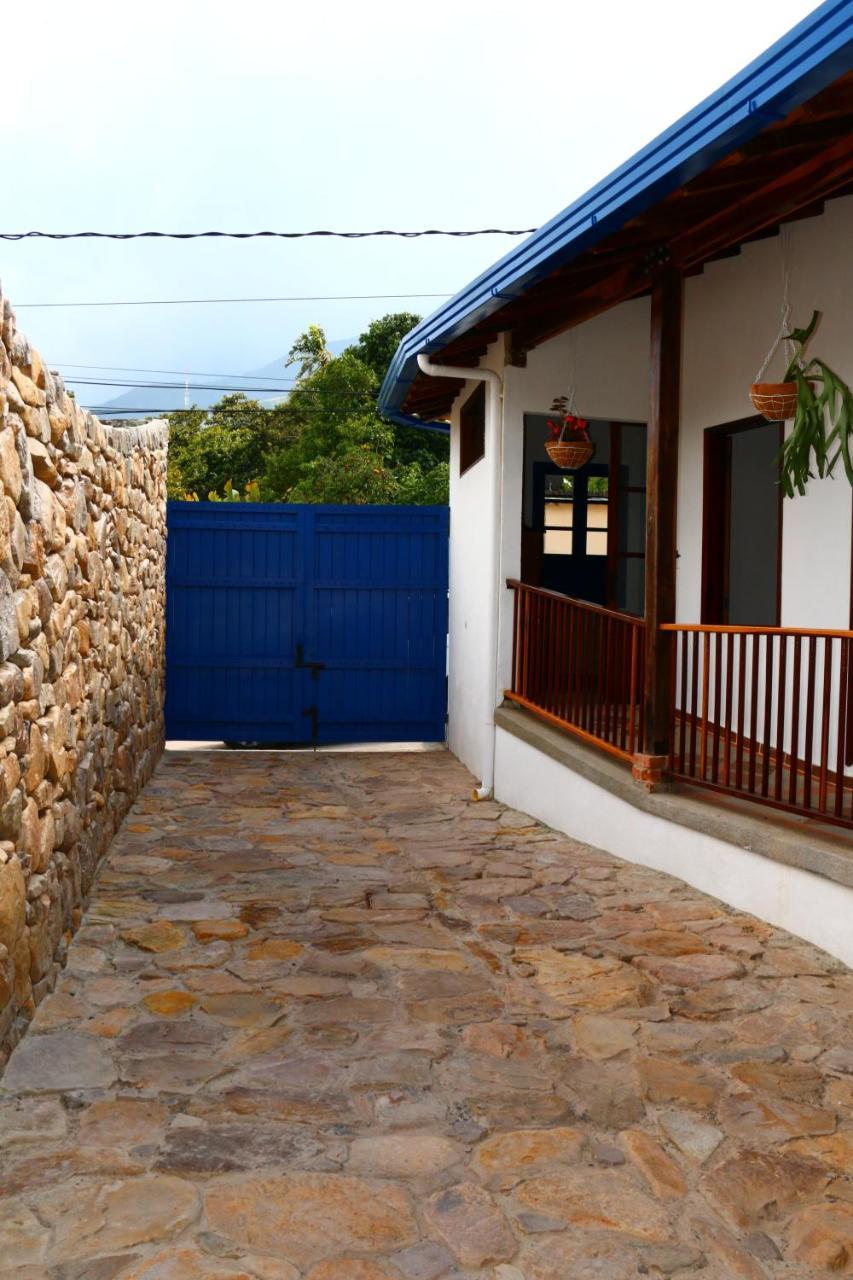 Casa Rayma Hotell Contratacion Exteriör bild