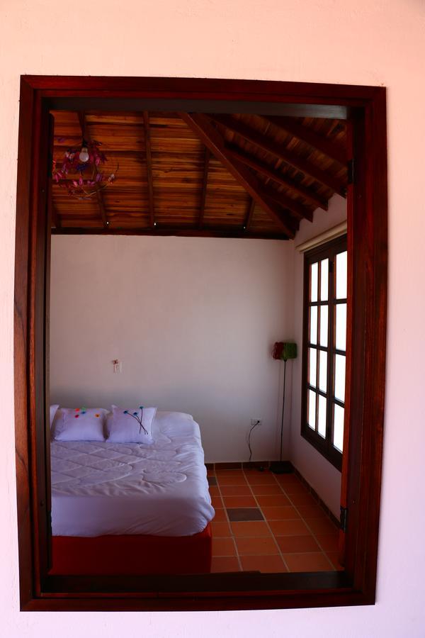 Casa Rayma Hotell Contratacion Exteriör bild